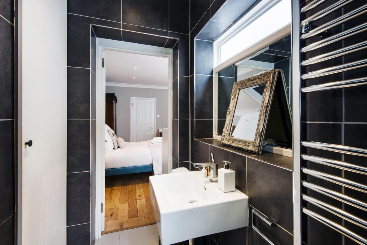 Modern Kensington Home Near Kensington Palace Лондон Екстериор снимка