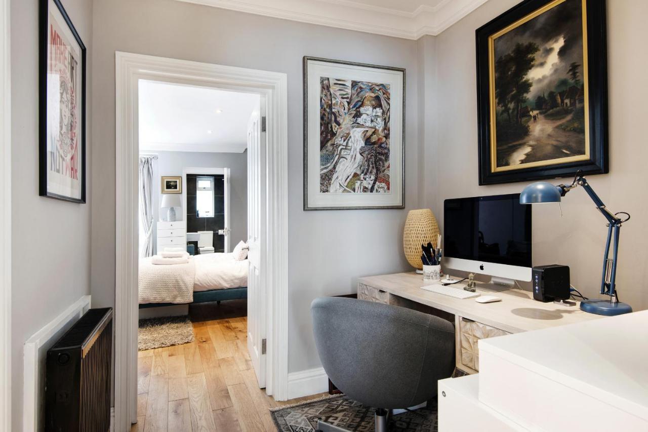 Modern Kensington Home Near Kensington Palace Лондон Екстериор снимка